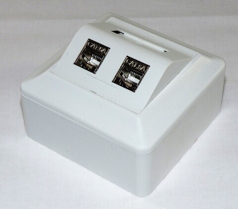 Smartbox påvegg hvit m/2xENM STP Cat6A Nettverksuttak inkl. moduler 84x84x57 