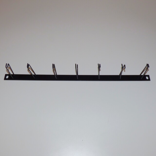 0,5U Kabelguide 19" m/7 bøyler svart SysM-type 