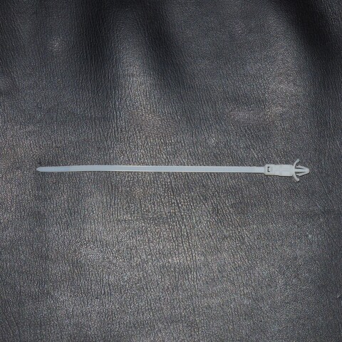 Strips hvit 15cm m/holder for 4,8mm hull stykkpris