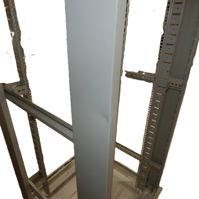 DEMOBRUKT 42U gulvrack 19" 80x80 Åpent RAL7035, Har vært demo i vår utstilling 