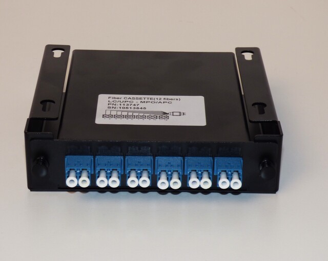 LGX30 12xLC-MTP/MPO SM m/festebox Bord/vegg/tak 