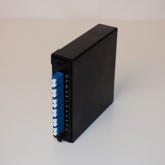 LGX30 12xLC-MTP/MPO SM m/festebox Bord/vegg/tak 