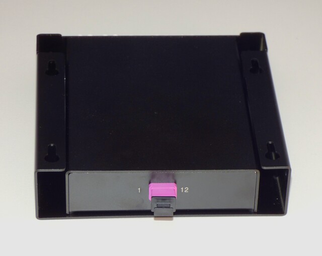 LGX30 12xLC-MTP/MPO m/festebox bord/vegg Spesifiser fibertype her 