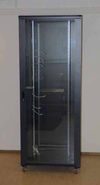 42U Gulvskap 19&quot; 800x800 Svart systeml&#229;s Klargjort for systeml&#229;s