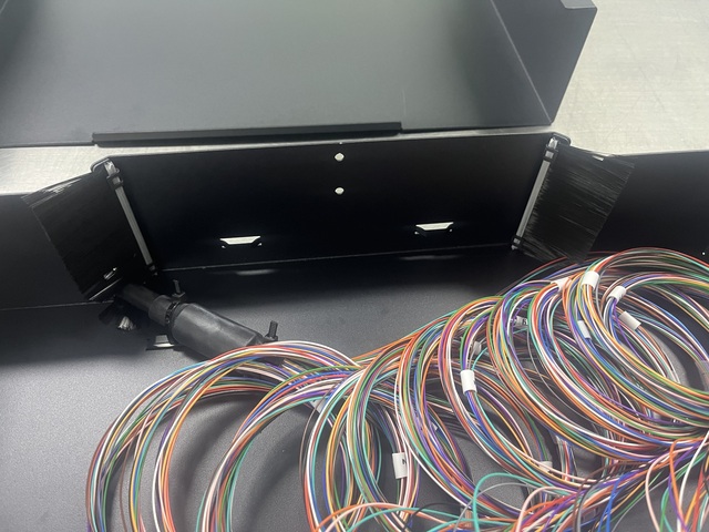 144 fiber SM QXXI LC 50meter i SysM Leverandørmontert i 2U SysM-panel 
