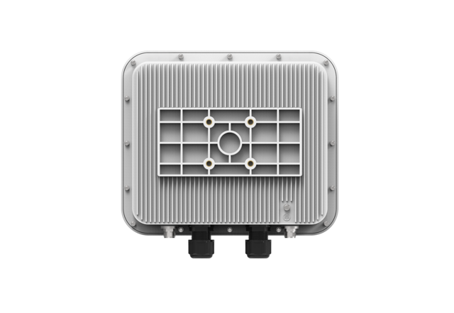 EnGenius Outdoor 5GHz Dual Radio 2x2 Access Point with 18dBi Panel Antenna 