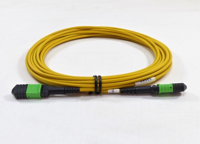 12 fiber MPOapc - MPOapc 20meters Telia 