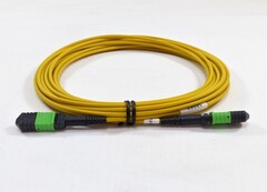 12 fiber MPOapc - MPOapc 5meters Telia
