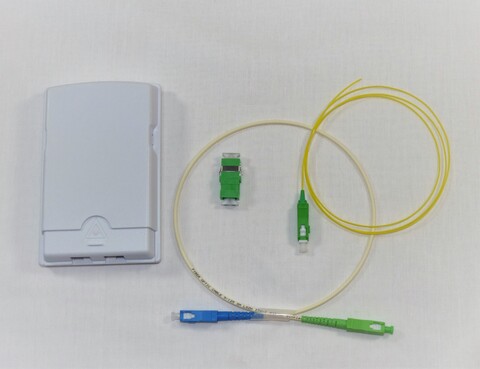 FTTH-uttak m/ SC/apc pigtail &amp; adapter HFP8007, SC/APC-SC 0.5m patch, Kundeboks