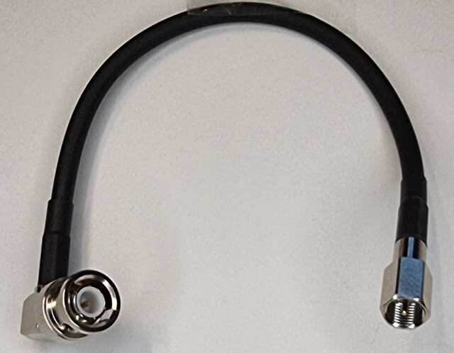 Antenneovergang FME-han/BNC-han vinklet 20 cm. LMR200 kabel 