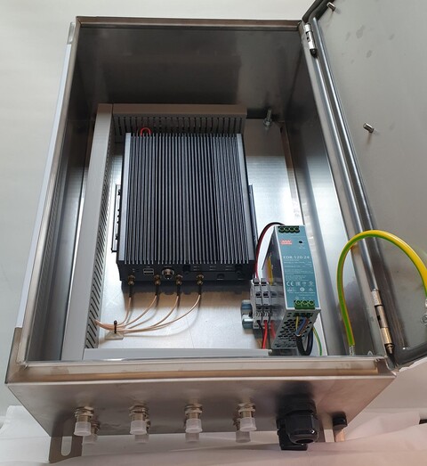 Ute-skap 4G/5G Offshore - eks antenner Bundel m/ mont.-sett rekkverk 42,4mm r&#248;r