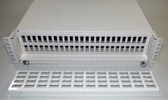 192 Fiber Patchpanel Serie-E LC Quad Hvit 2,5U for 48 stk LC-Quad adaptere