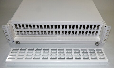 192 Fiber Patchpanel Serie-E LC Quad Hvit 2,5U for 48 stk LC-Quad adaptere