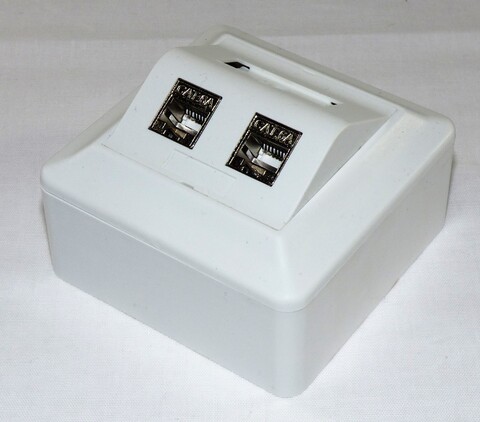 Smartbox p&#229;vegg hvit m/2xENM STP Cat6A Nettverksuttak inkl. moduler 84x84x57