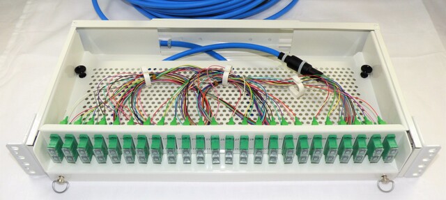 48 fiber SM QXAI SCapc 25meter Preterminert Montert i patchpanel 