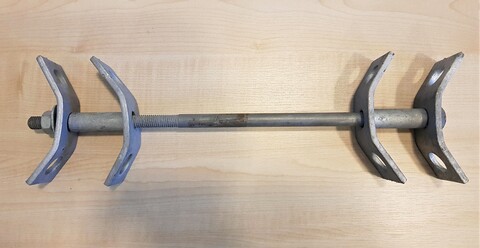 ADSS Oppheng i trestolpe opptil 8 kabler Med bolt, max 8 C-kroker