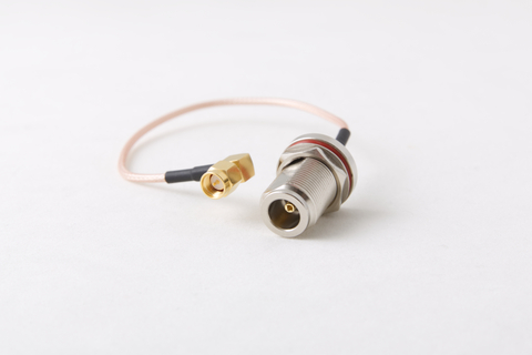 Antenneovergang N-hun/SMA-han vinklet 25 cm. RG316  kabel,  N-hun med mutter