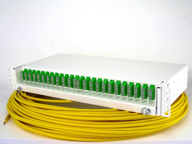 48 fiber SM QXAI SCapc 25meter Preterminert Montert i patchpanel 