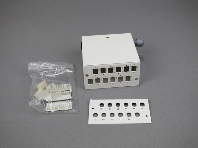 FDF med DIN-feste 12 xLC-Dplex /SC-Smplx Metall, adapterplate for FC/ST medfølger 