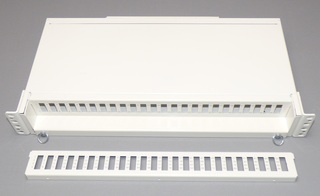 96 Fiber patchpanel Serie-E LC-Quad hvit 1,5U Ericsson type 19&quot;/ETSI